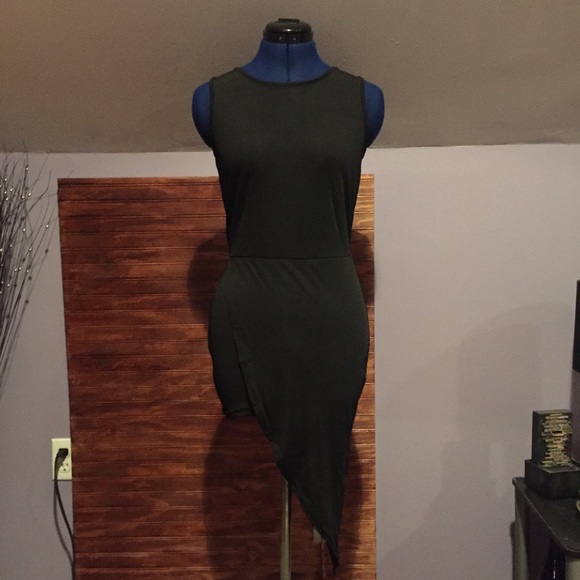 Black Asymmetrical Sleeveless Dress - Picture 5 of 5